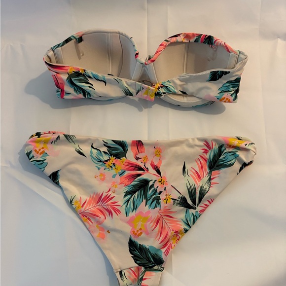 Floral Bikini Set - Picture 2 of 3